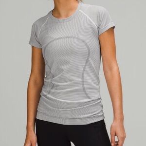 LULU SWIFTLY SHORT SLEEVE BLACK AND WHITE STRIPED TOP SIZE 4